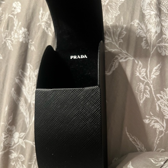 Prada Eyeglass Case. No glasses Case Only. Velvet interior - Picture 2 of 6